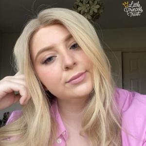 Millie is loving her LPT wig!