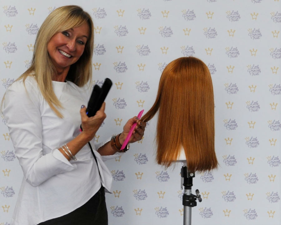 Liz Pullar has been using video calls to make virtual wig fitting appointments.