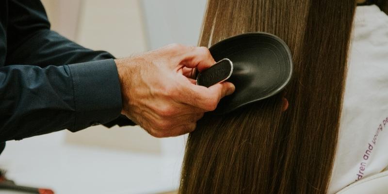 Manta Brush in use at an LPT haircut