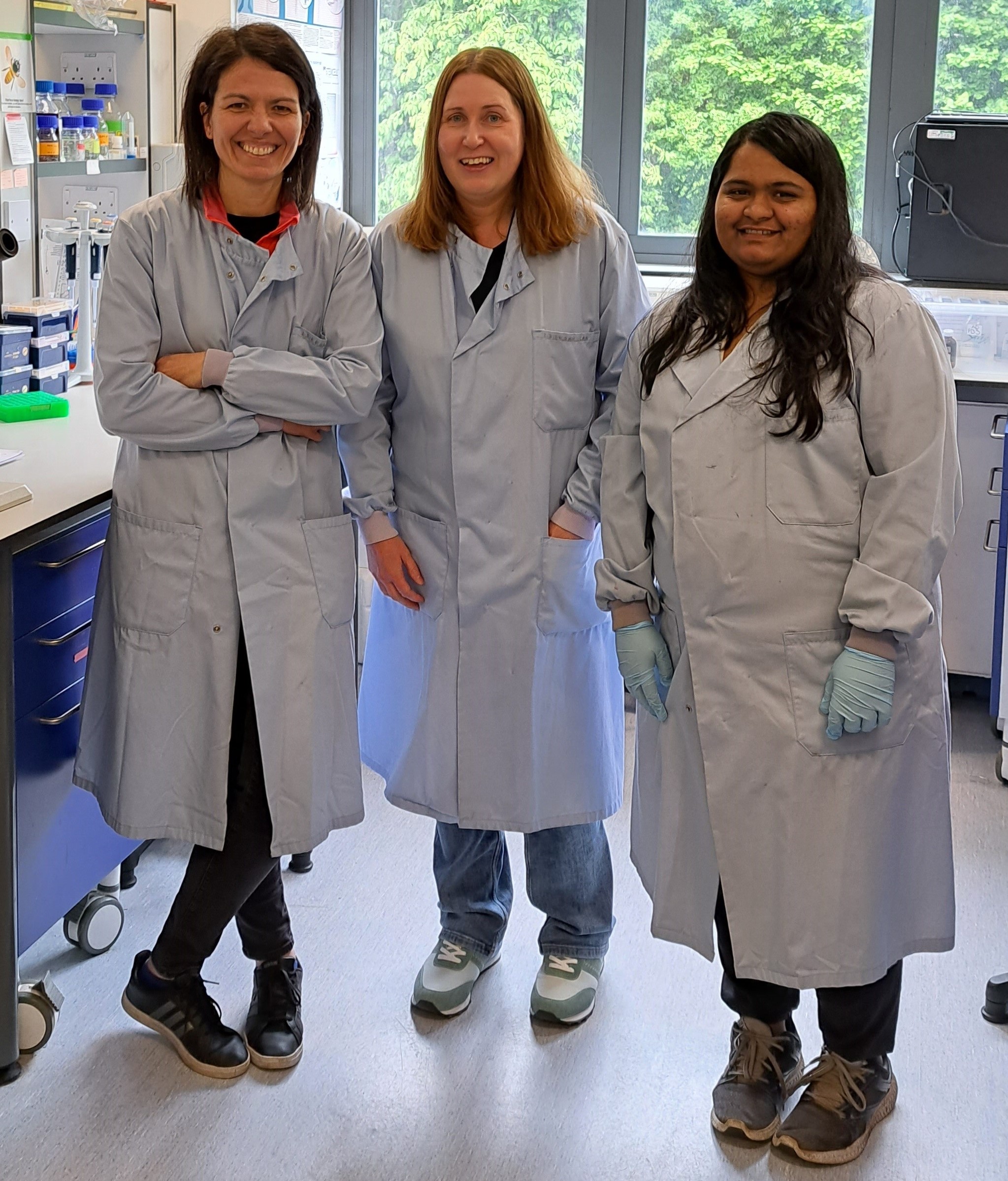Pictured in the lab are (l-r) Amanda MacCallum, Samanta Mariani and Samidha Kulkarni.