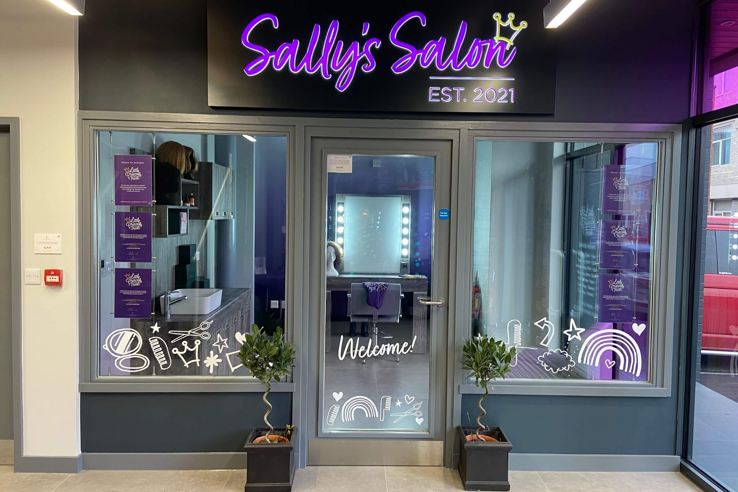 Sally's Salon in the Hannah Tarplee Building