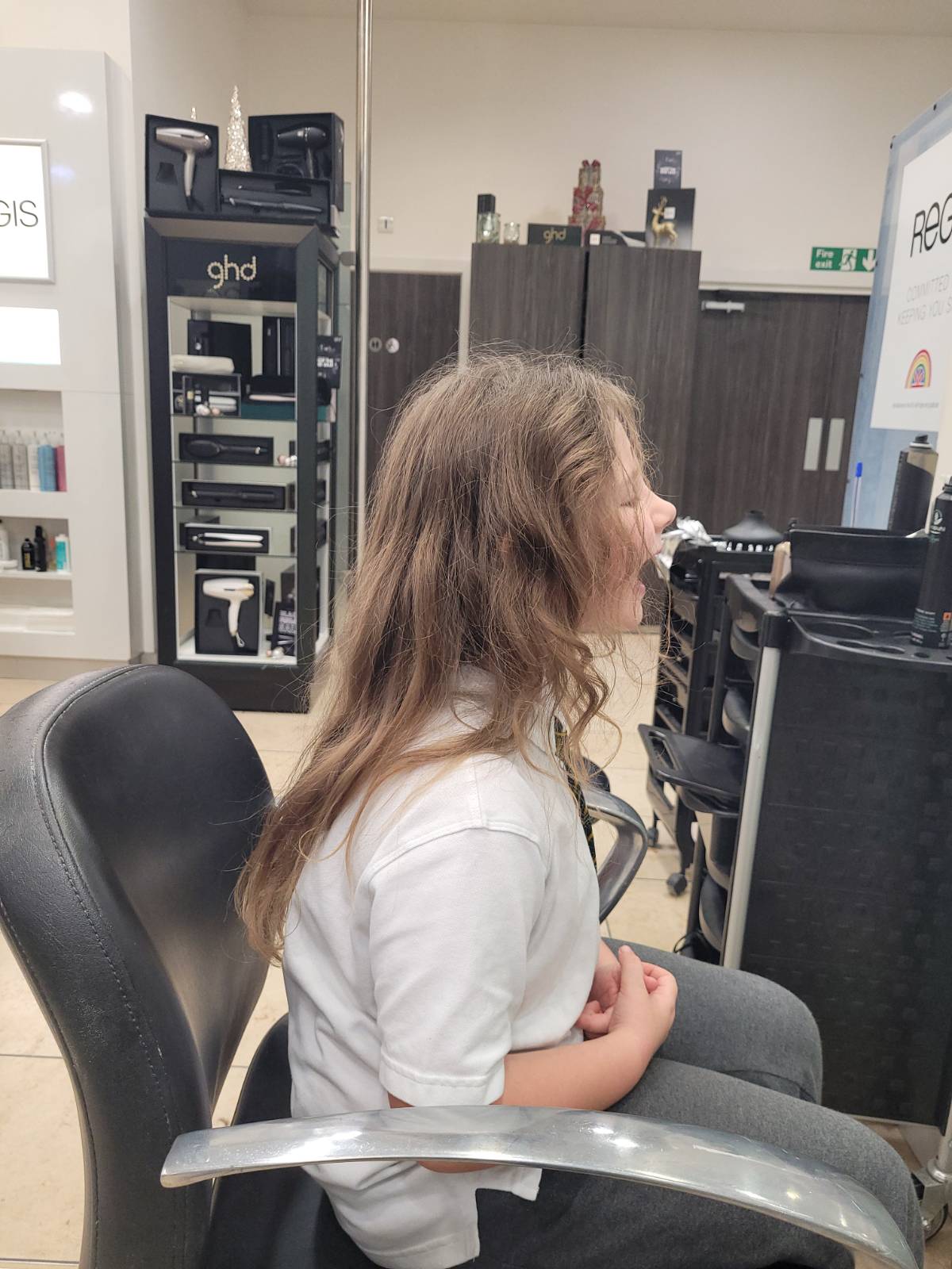 Genie-Jo only 7 years old has donated her never cut hair a massive 25cm of wavy hair